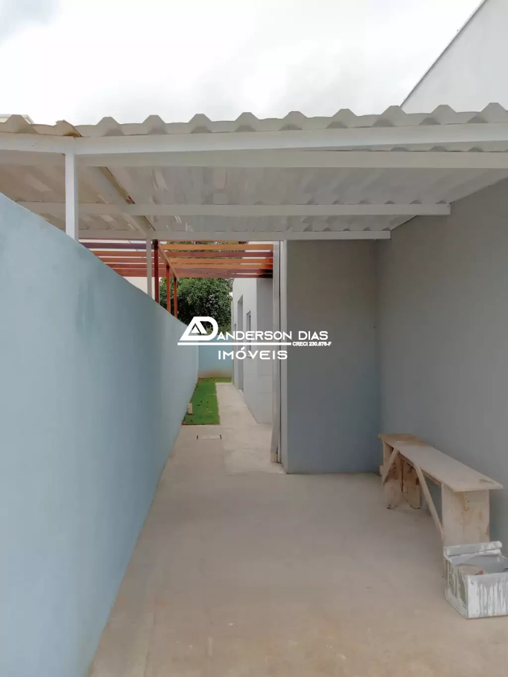 Sobrado com 2 dormitórios à venda, 68M² por R$ 259.000 - Balneário dos Golfinhos - Caraguatatuba/SP